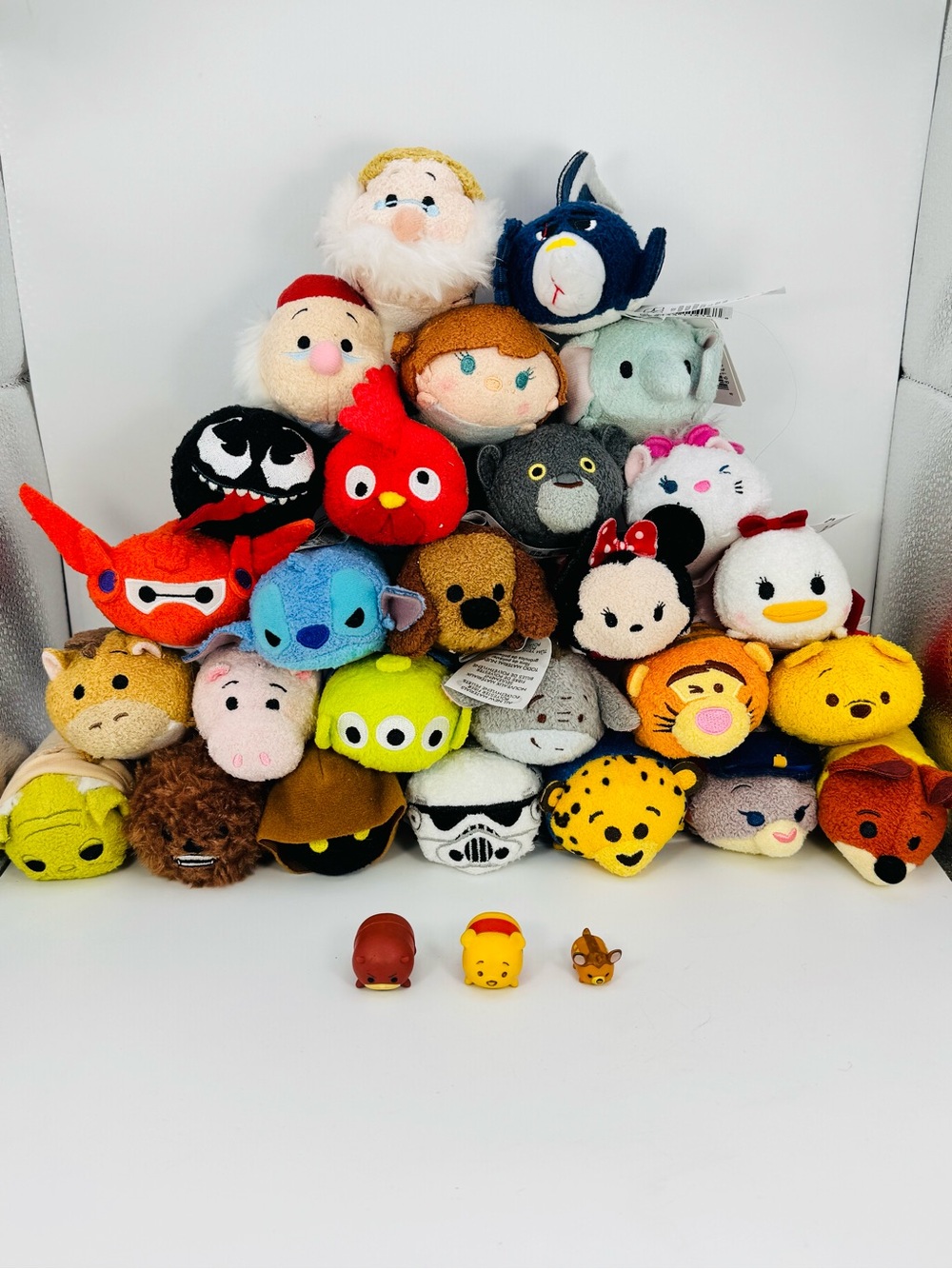 Disney Tsum Tsum Lot Of 27 Plush 3 Inch + 3 Figures Star Wars Marvel